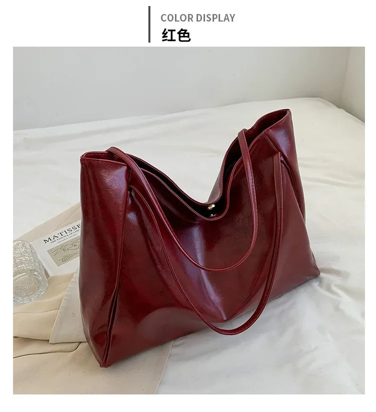 Women's shoulder bag – spacious, soft and elegant in a retro style