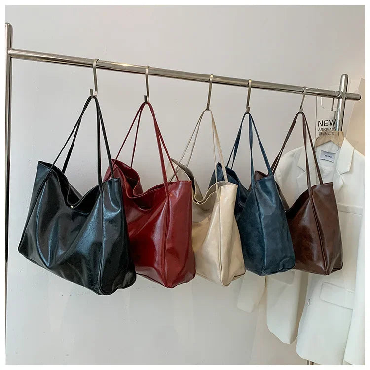 Women's shoulder bag – spacious, soft and elegant in a retro style