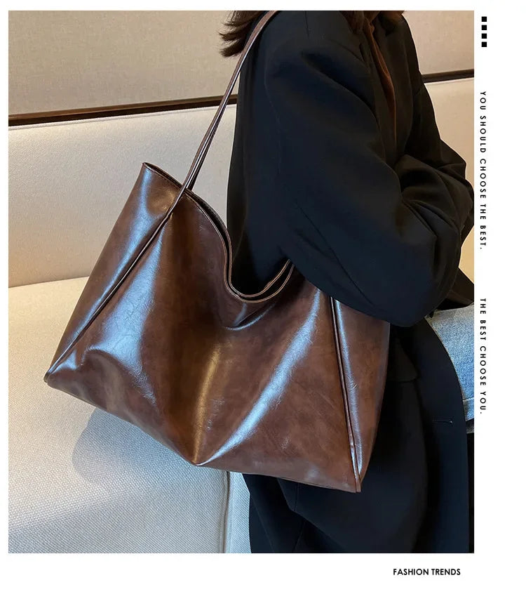 Women's shoulder bag – spacious, soft and elegant in a retro style