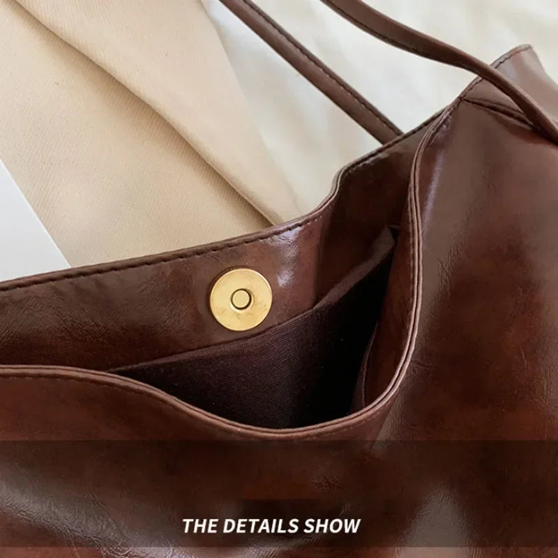 Women's shoulder bag – spacious, soft and elegant in a retro style