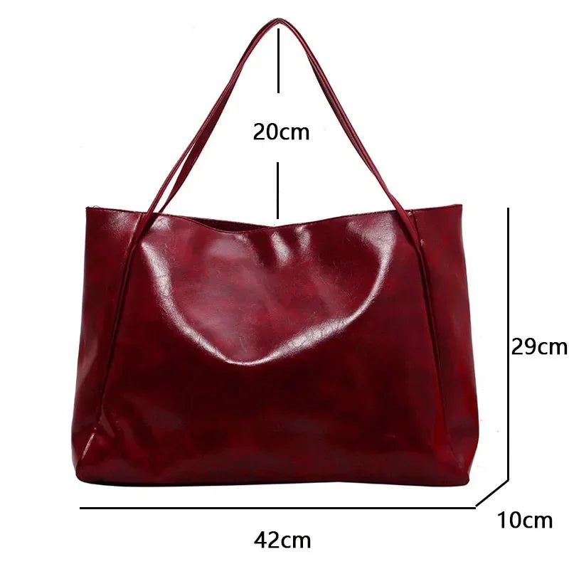 Women's shoulder bag – spacious, soft and elegant in a retro style